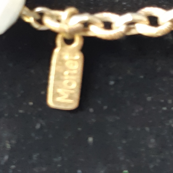 Vintage Monet White Bead Necklace - Picture 8 of 8